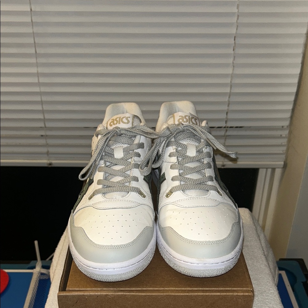 Asics EX89 White and Gray Sneakers
